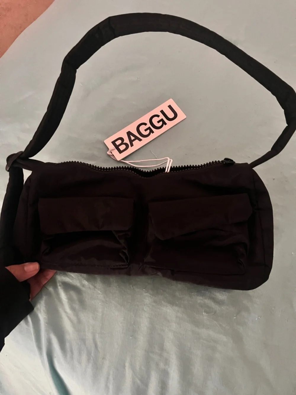 BAGGU Cargo Shoulder Bag- Black - Picture 3 of 8